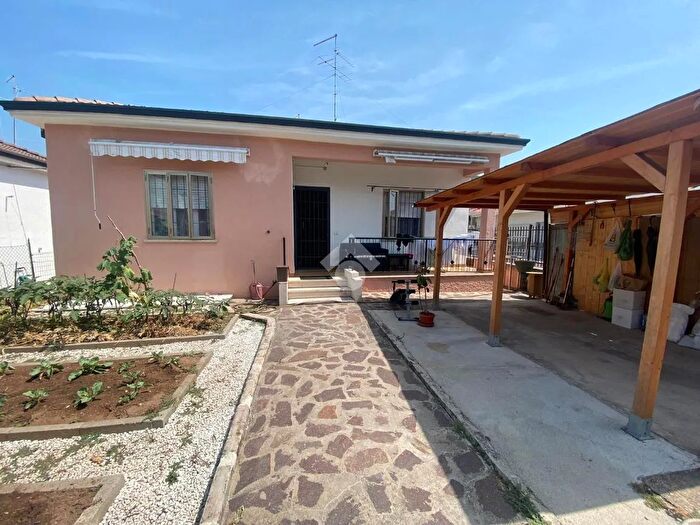 Casa quadrilocale in vendita in Via Marcelliano Marcello, San Giovanni Lupatoto