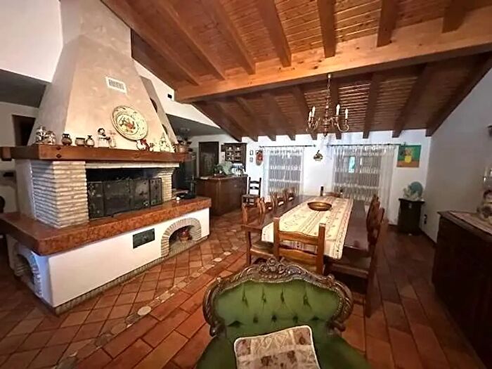 Casa con 14 locali in vendita in Gorgo Al Monticano