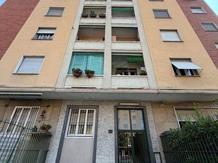 Appartamento trilocale in affitto in Via Antonio Carnevali, Dergano, Milano