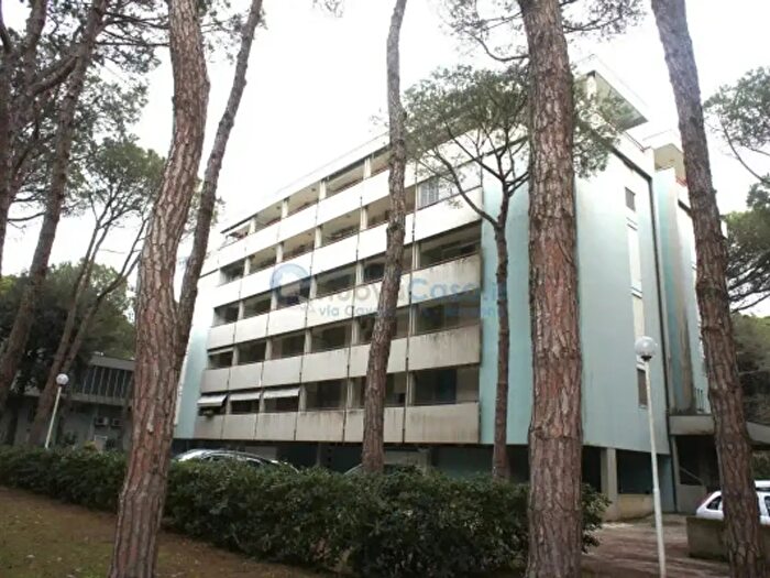 Appartamento quadrilocale in vendita in Viale Italia B, Ravenna