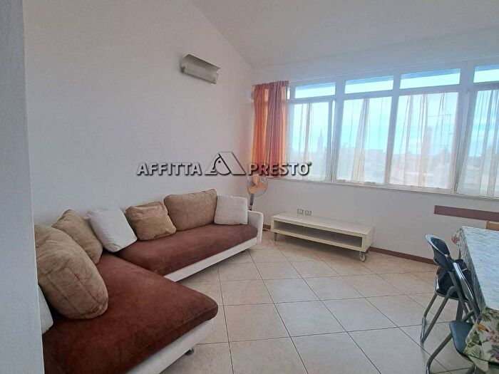 Appartamento quadrilocale in affitto in Viale Vittorio Veneto, Forlì
