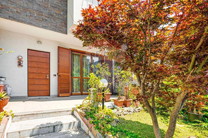 Casa quadrilocale in vendita in Via Rossini, Busto Arsizio