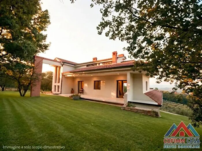 Casa con 6 locali in vendita in Via Collecarino, Arpino