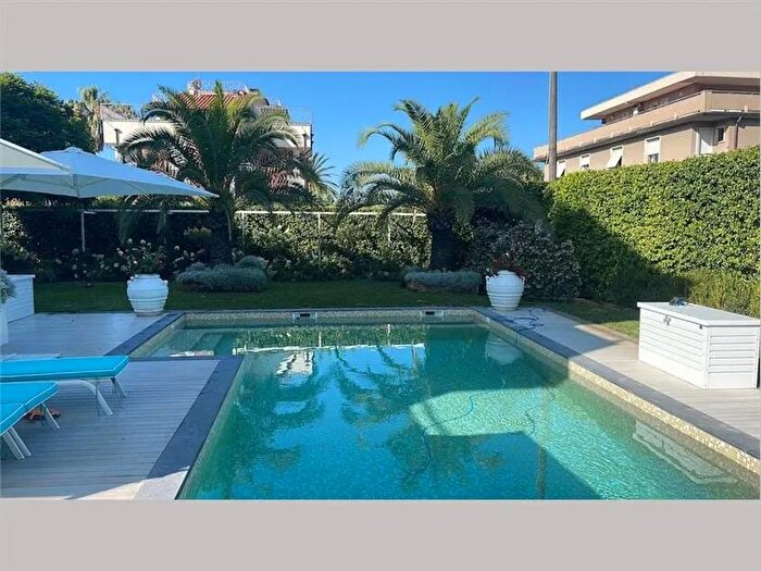 Casa in vendita in Montignoso