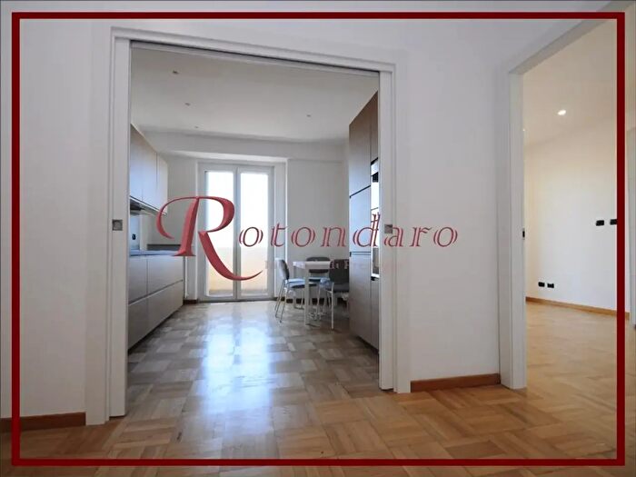 Appartamento trilocale in affitto in Corso Magenta, Milano