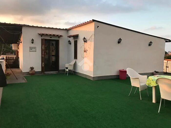 Appartamento trilocale in affitto in Via Telemaco, Palermo