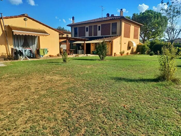 Casa quadrilocale in vendita in a Lucardese, Castelfiorentino
