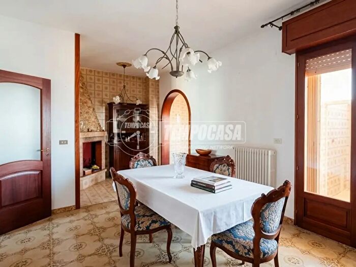 Appartamento trilocale in vendita in Tricase