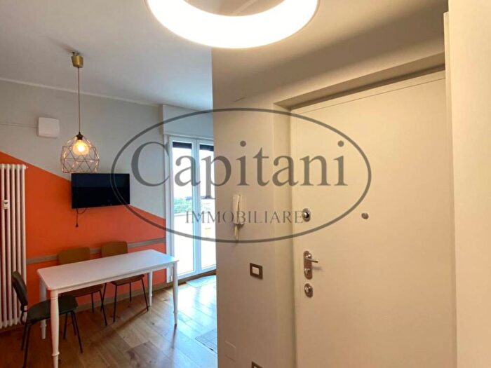 Appartamento trilocale in affitto in Via del Fusaro, Washington, Milano