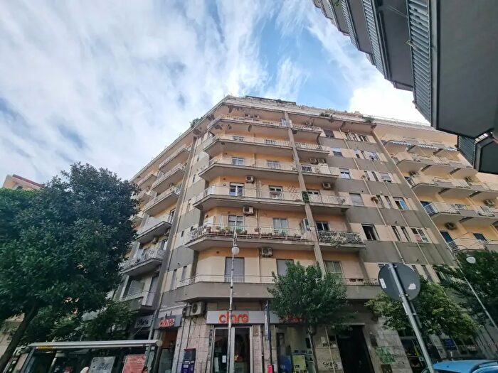 Appartamento bilocale in affitto in Via Nizza, Salerno