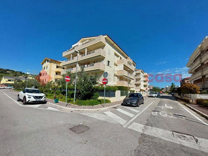 Appartamento trilocale in vendita in Via Giolitti, Tortoreto