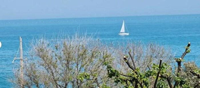 Appartamento con 6 locali in vendita in Via a Moro, Pedaso