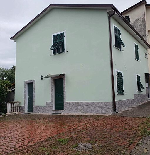 Casa con 7 locali in vendita in Via Sarzanello, Sarzana