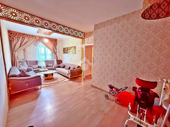 Appartamento quadrilocale in vendita in Via Matteotti, Sesto Calende