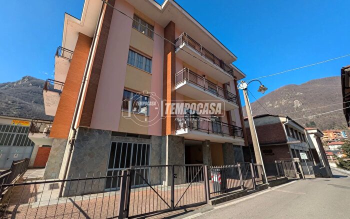 Appartamento quadrilocale in vendita in Via Oltresoana, Pont Canavese