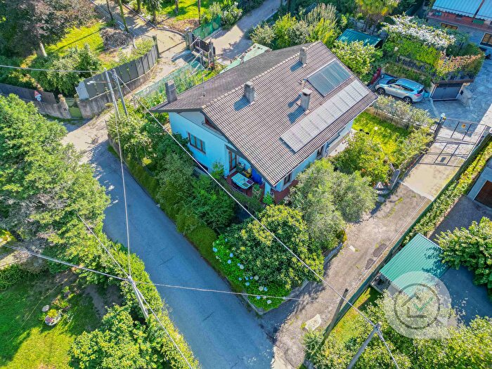 Casa quadrilocale in vendita in Via Pasubio, Gemonio