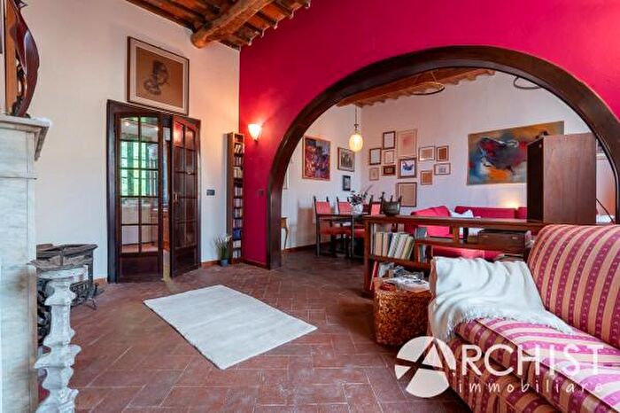 Appartamento con 5 locali in vendita in Piazza San Romualdo, Pescia