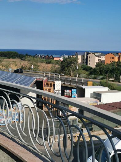 Appartamento trilocale in vendita in Via Russomanno, Satriano