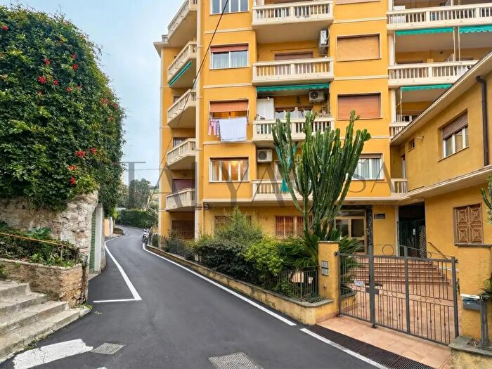 Appartamento con 5 locali in vendita in Via Giusti, Sanremo