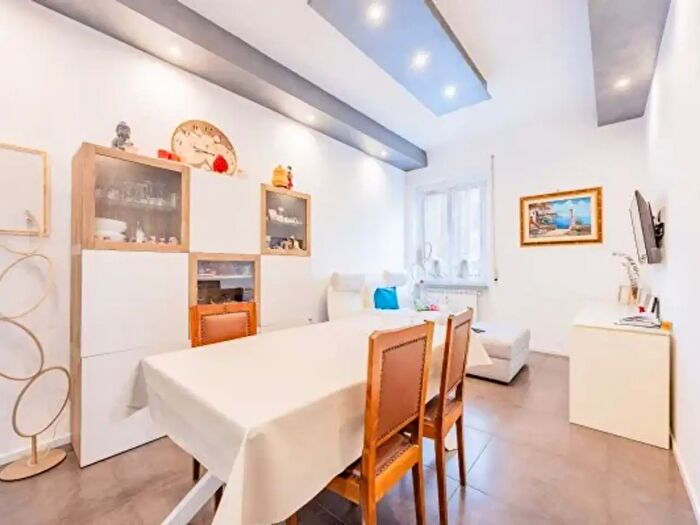 Appartamento trilocale in vendita in Corso Peschiera, Torino
