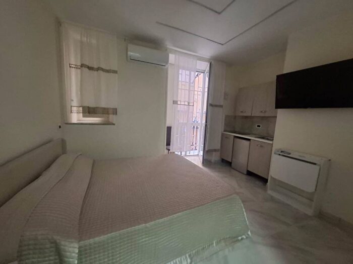 Appartamento monolocale in affitto in Via Carlo De Cesare, Quartieri Spagnoli, Napoli