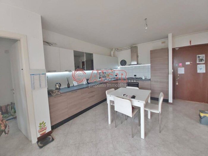 Appartamento bilocale in affitto in Via Roma, Centro, Casatenovo