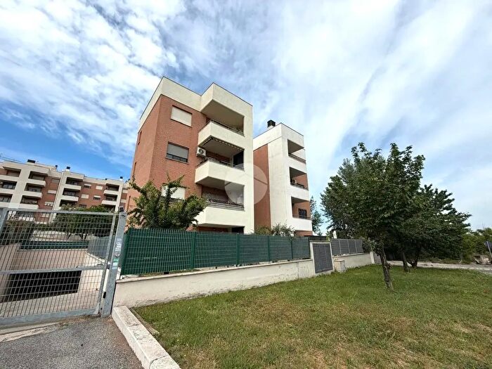 Appartamento bilocale in vendita in Via Raffaello Liberti, Roma