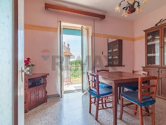 Appartamento trilocale in vendita in Via del Pettinaro, Ischia Di Castro