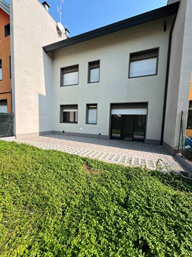 Casa trilocale in vendita in Via Doria, Ciserano