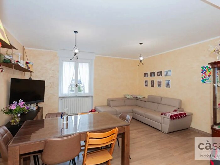 Appartamento trilocale in vendita in Via Val di Non, Varese