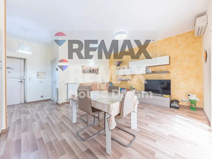 Appartamento bilocale in vendita in Corso Duca di Genova, Roma