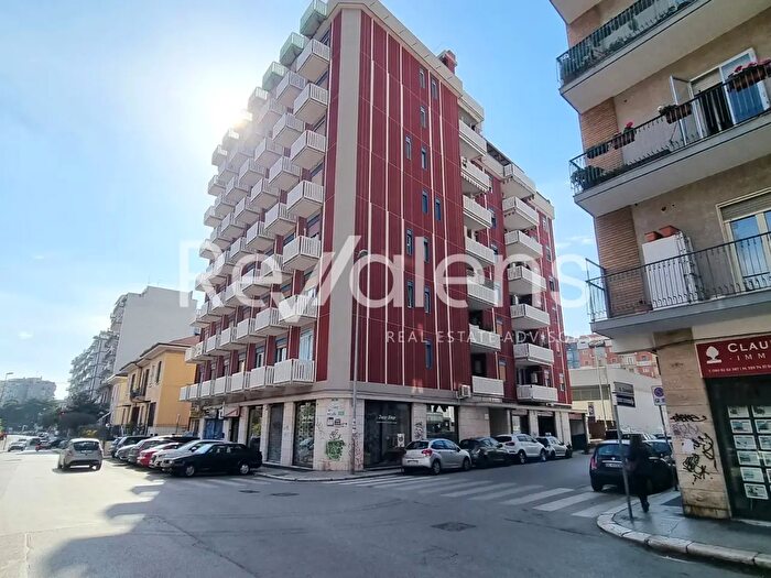 Appartamento trilocale in vendita in Zanardelli, Bari