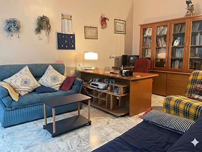 Casa con 7 locali in vendita in Via Guglielmo Marconi, Carlentini