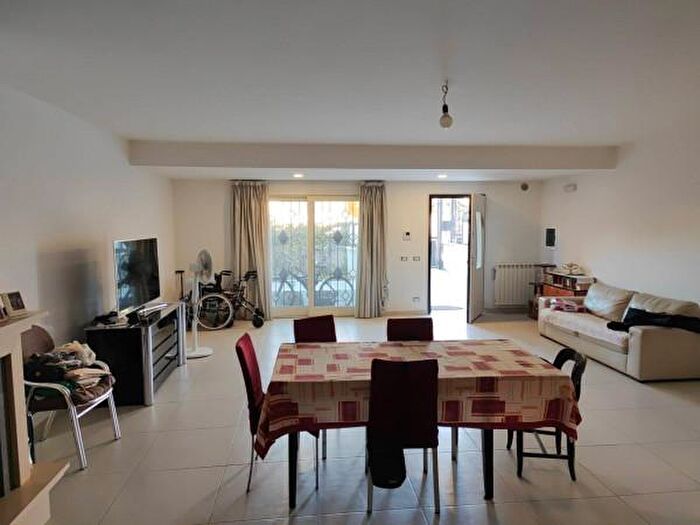 Casa con 5 locali in vendita in Via Jenne, Guidonia Montecelio