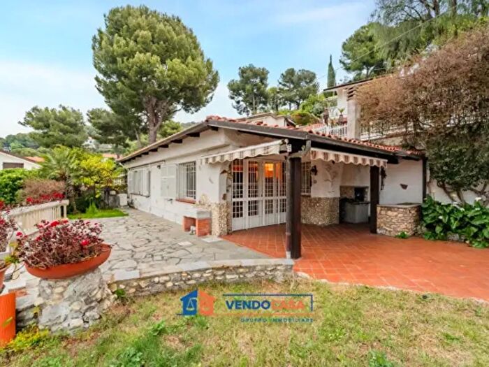 Casa trilocale in vendita in Via San Luigi, Andora