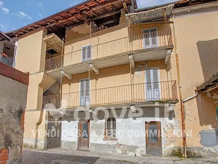 Appartamento con 6 locali in vendita in Via della Chiesa e, Mesenzana