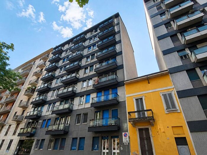Appartamento trilocale in affitto in Viale Gran Sasso, Città Studi, Milano