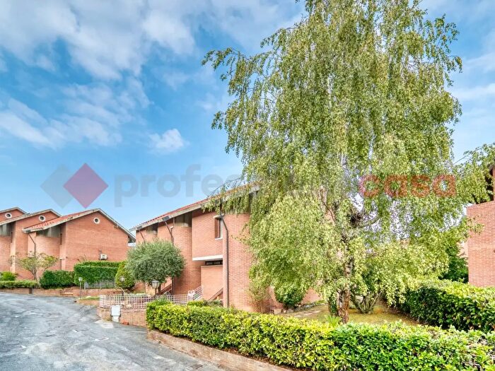 Casa con 6 locali in vendita in Via Reano, Rivoli