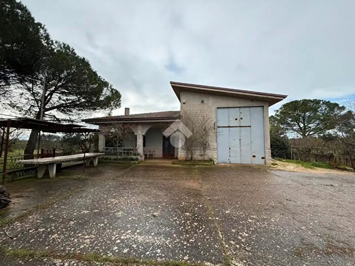 Casa quadrilocale in vendita in Santeramo In Colle