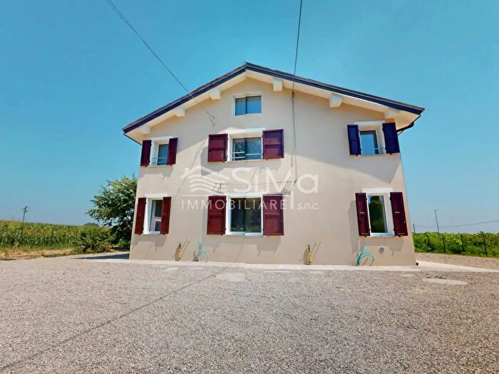 Casa quadrilocale in vendita in Via del Bello, Cento