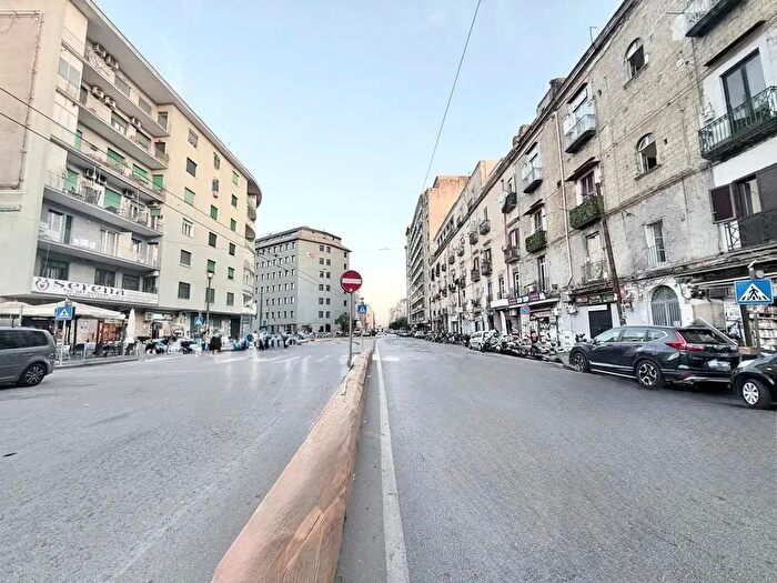 Appartamento quadrilocale in vendita in Corso Arnaldo Lucci, Napoli
