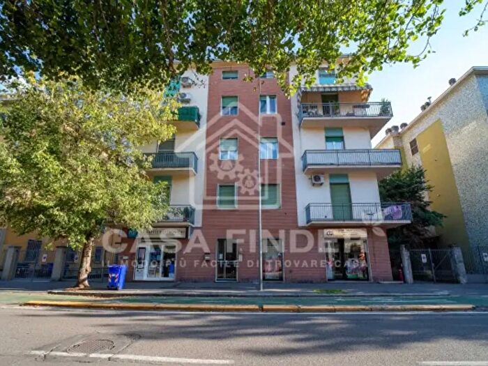 Appartamento trilocale in vendita in Viale Piacenza, Parma