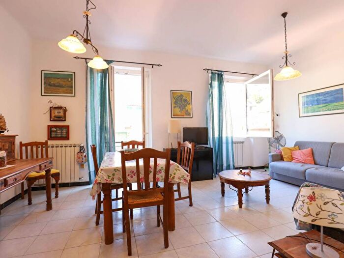 Appartamento con 6 locali in affitto in Via Giuseppe Garibaldi, Centro, Bonassola