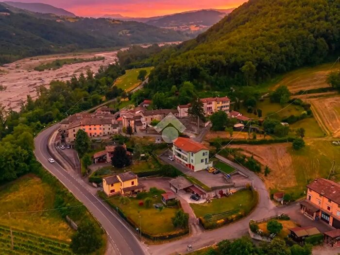 Appartamento bilocale in vendita in Via Berzola, Langhirano