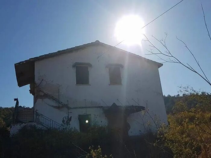 Casa con 6 locali in vendita in Tarquinia