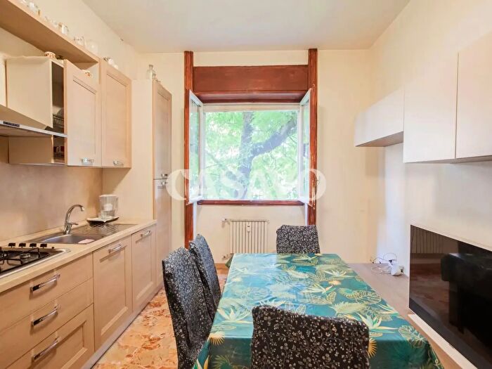 Appartamento trilocale in vendita in Via Maniago, Milano