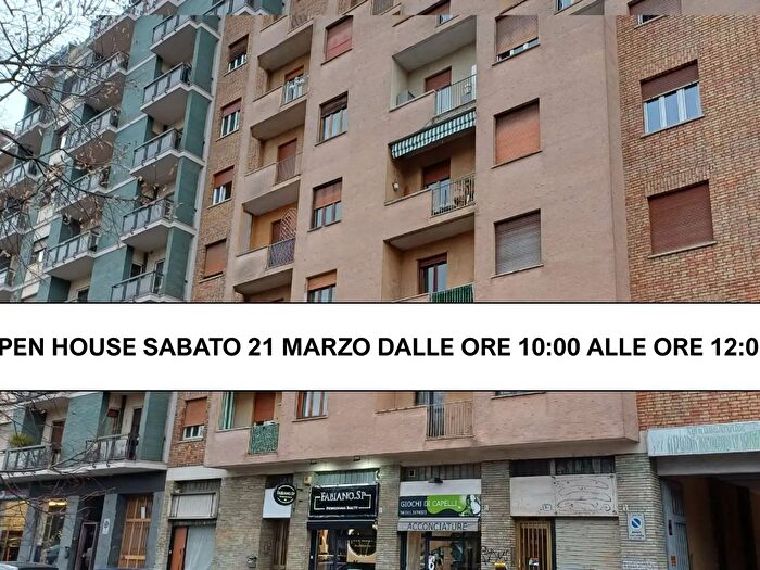 Appartamento trilocale in vendita in Corso Giambone, Torino