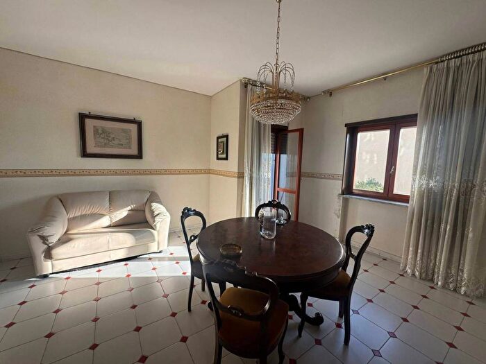 Appartamento con 5 locali in affitto in Via Aldo Moro, Calvizzano