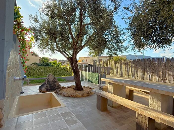 Casa quadrilocale in vendita in Via Donatello b, Villasimius