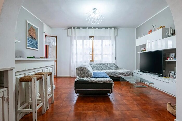 Appartamento con 7 locali in vendita in Via Sarzanese Valdera Buti, Buti